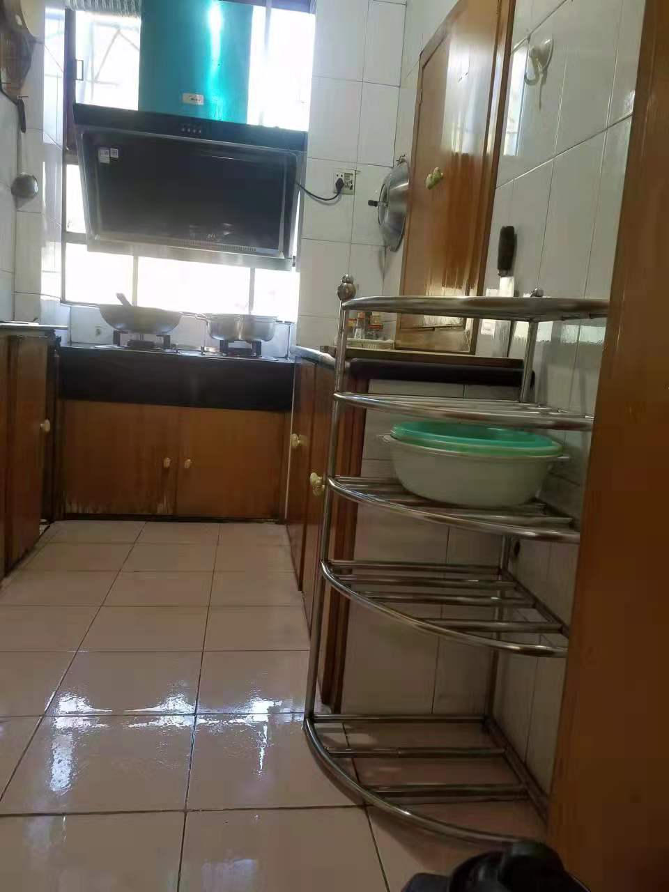 庆云山庄(里面有石塘冲) 2室2厅1卫 25.8万 庆云山庄(里面有石塘冲) 2室2厅1卫 25.8万客厅