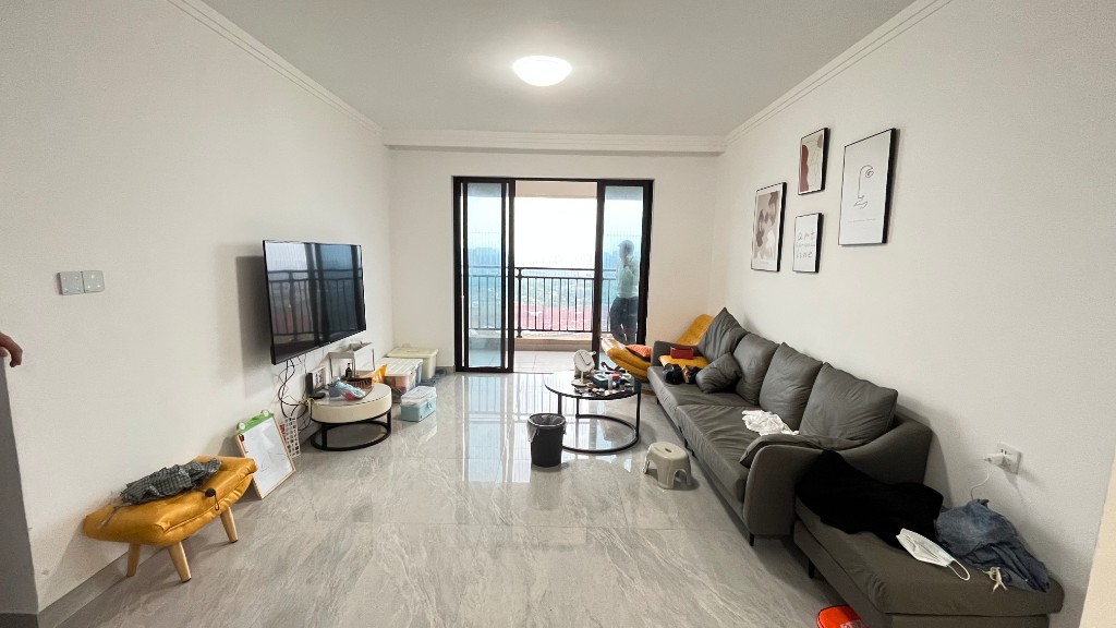 东部美的城 3室2厅2卫 86.8万 东部美的城 3室2厅2卫 86.8万客厅