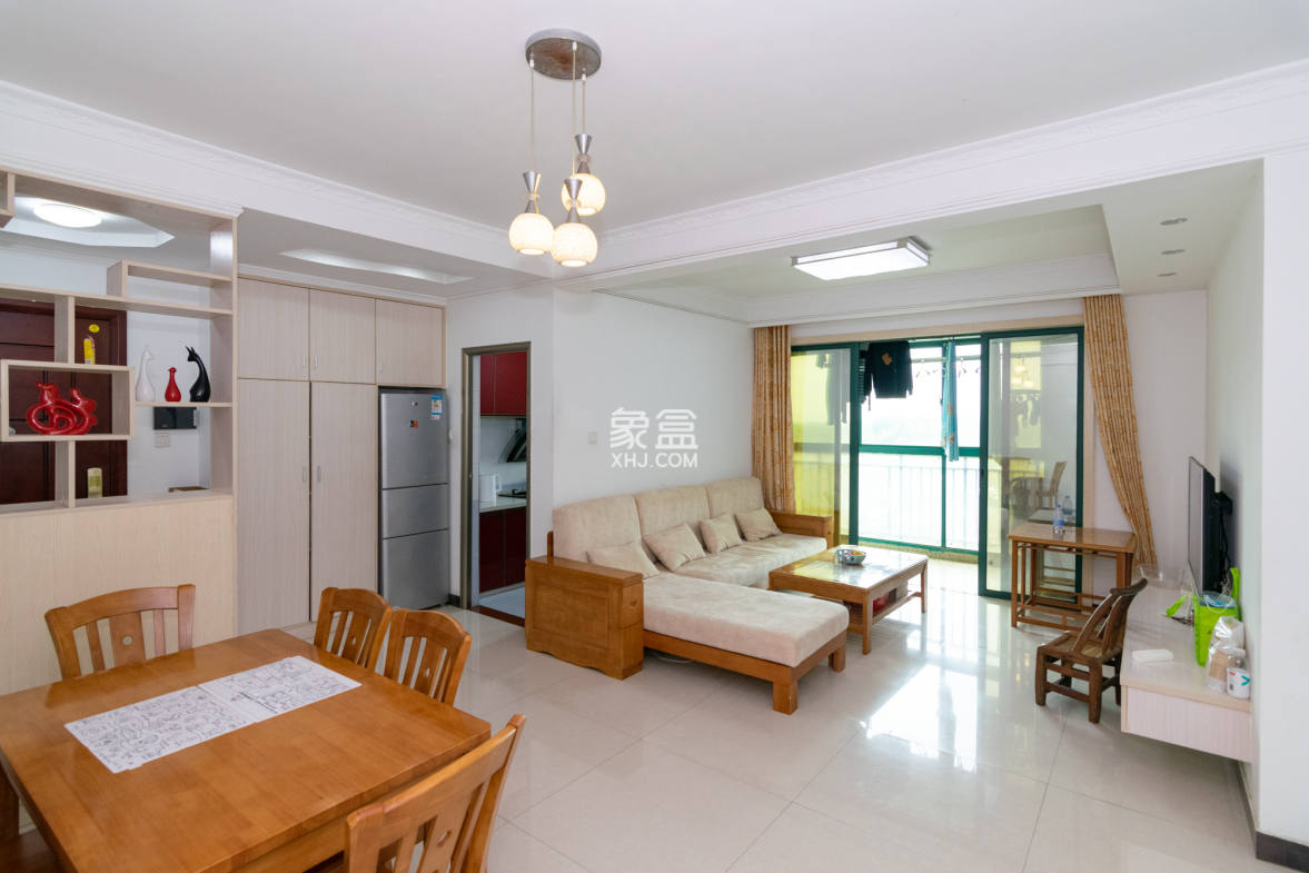 富基世纪公园 3室2厅2卫 78.80万 富基世纪公园 3室2厅2卫 78.80万客厅