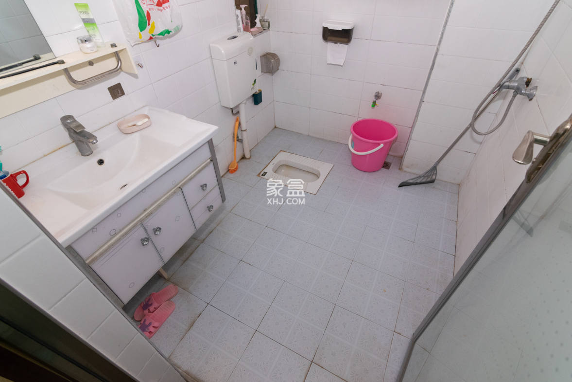 富基世纪公园 3室2厅2卫 78.80万 富基世纪公园 3室2厅2卫 78.80万卫生间