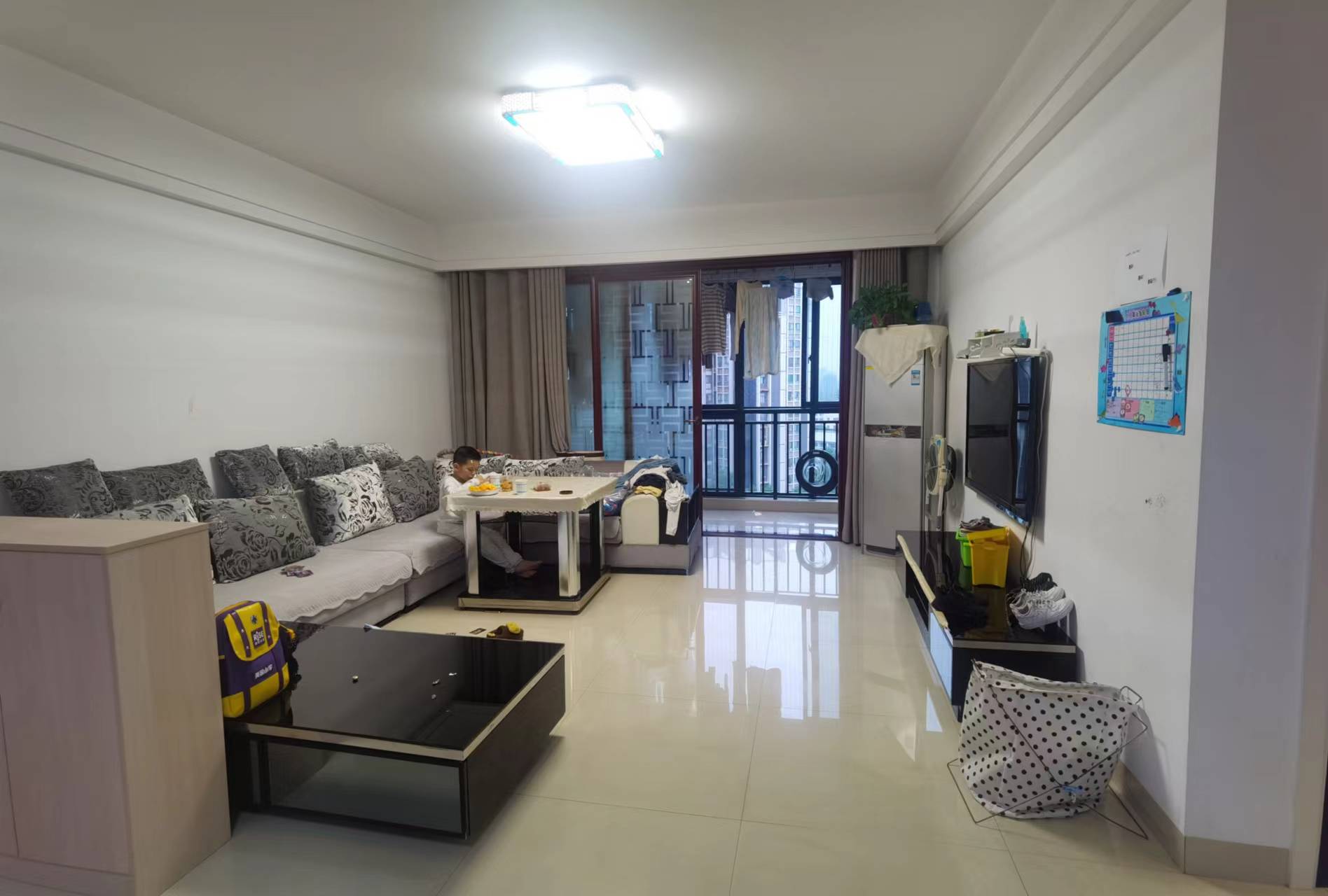 印象华都 3室2厅2卫 70.0万 印象华都 3室2厅2卫 70.0万客厅