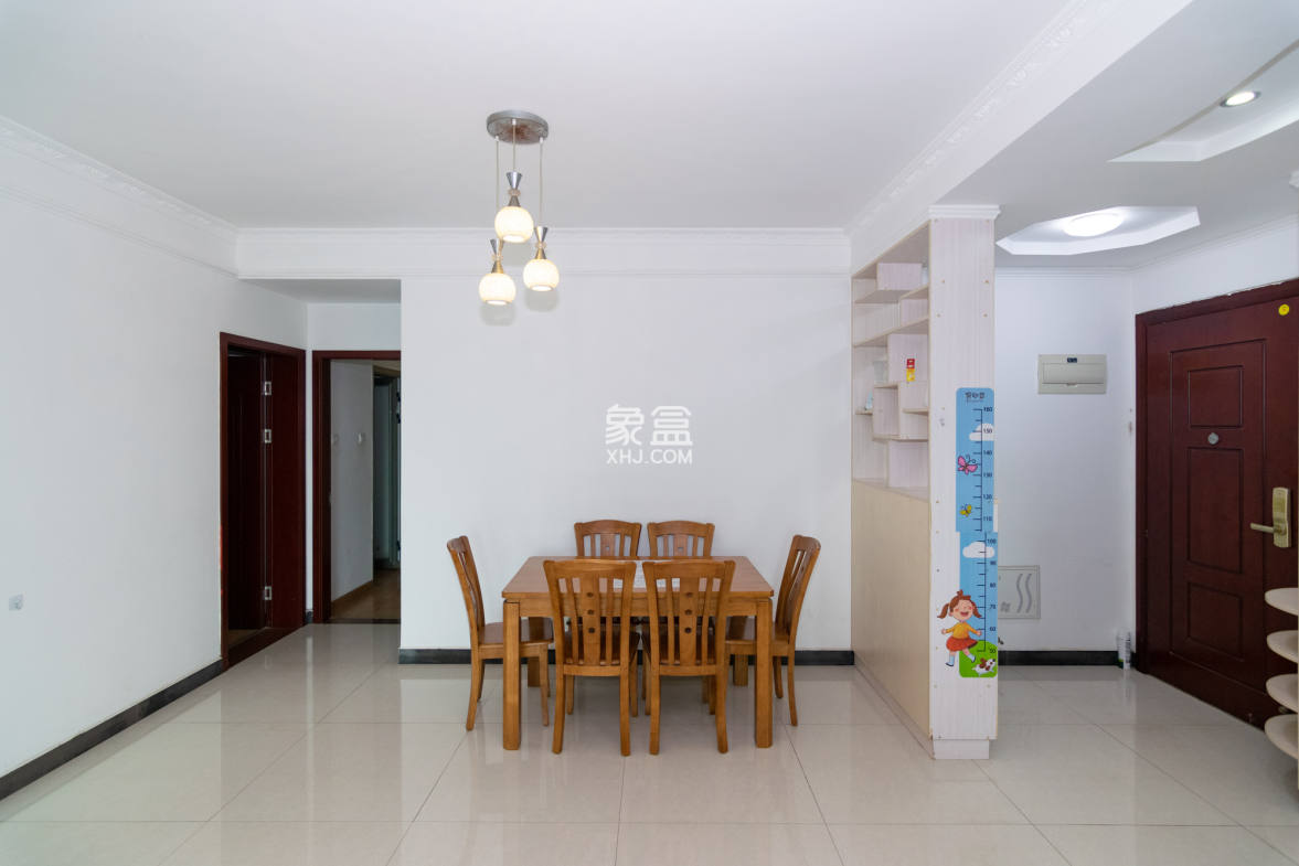 富基世纪公园 3室2厅2卫 78.80万 富基世纪公园 3室2厅2卫 78.80万客厅