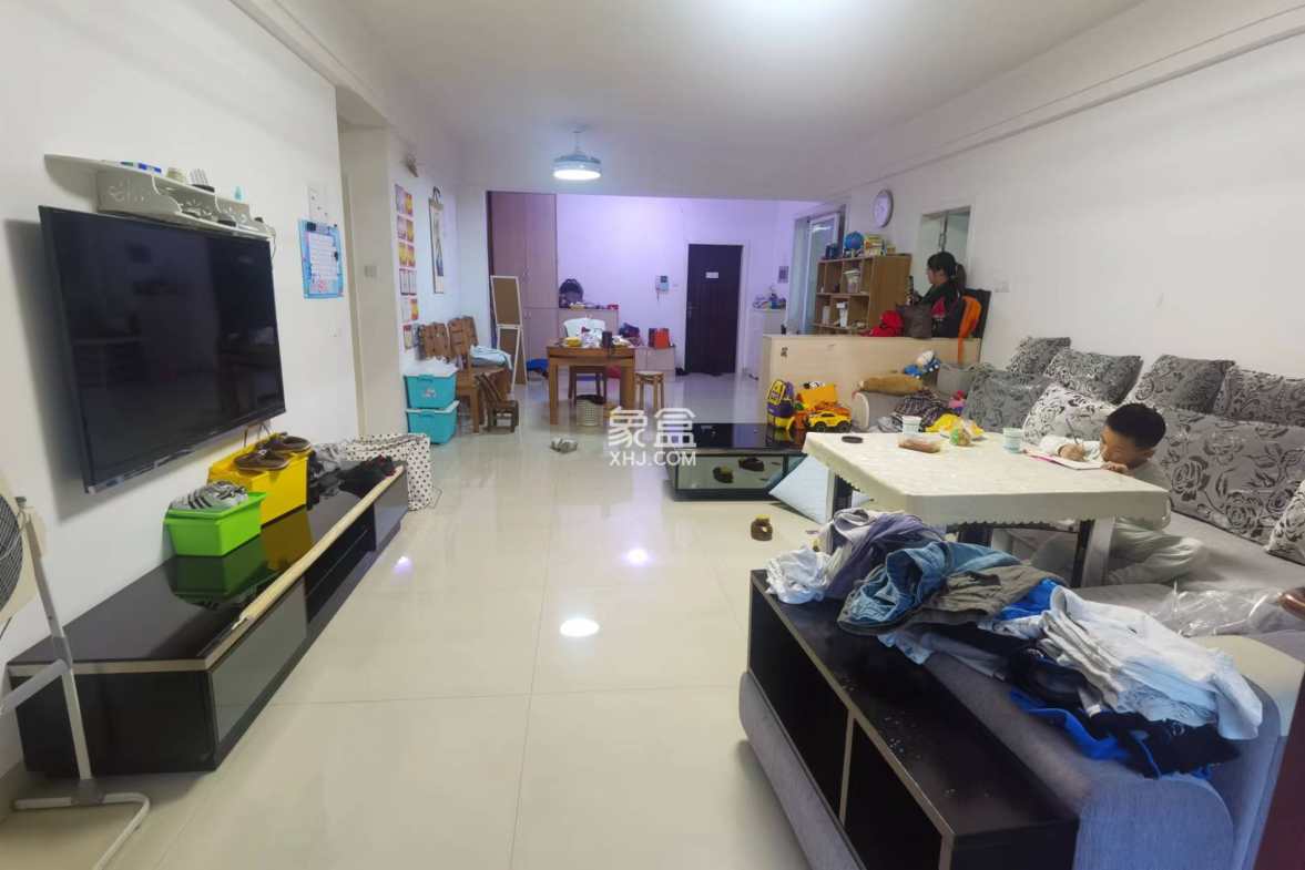 印象华都 3室2厅2卫 70.0万 印象华都 3室2厅2卫 70.0万客厅