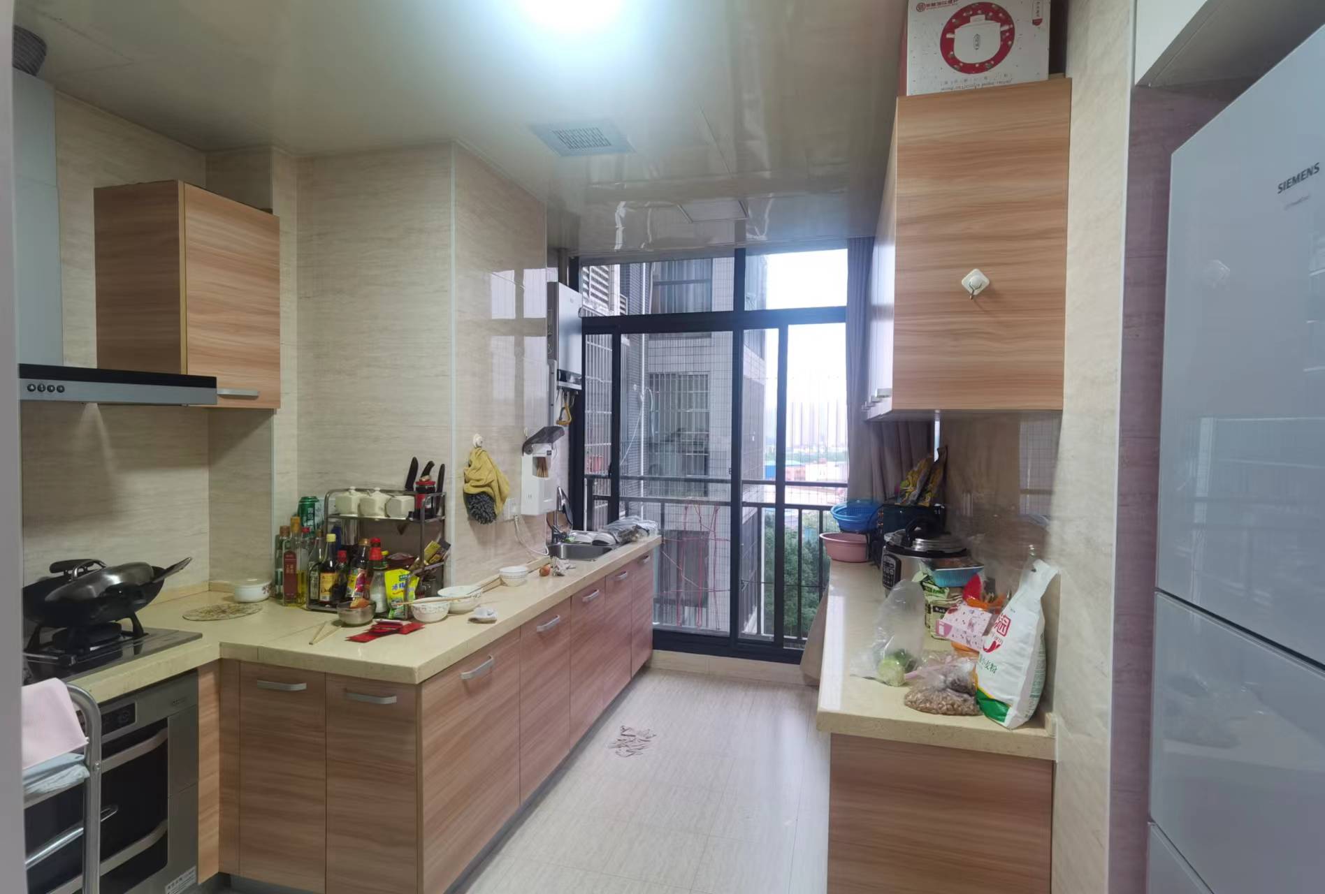 印象华都 3室2厅2卫 70.0万 印象华都 3室2厅2卫 70.0万客厅