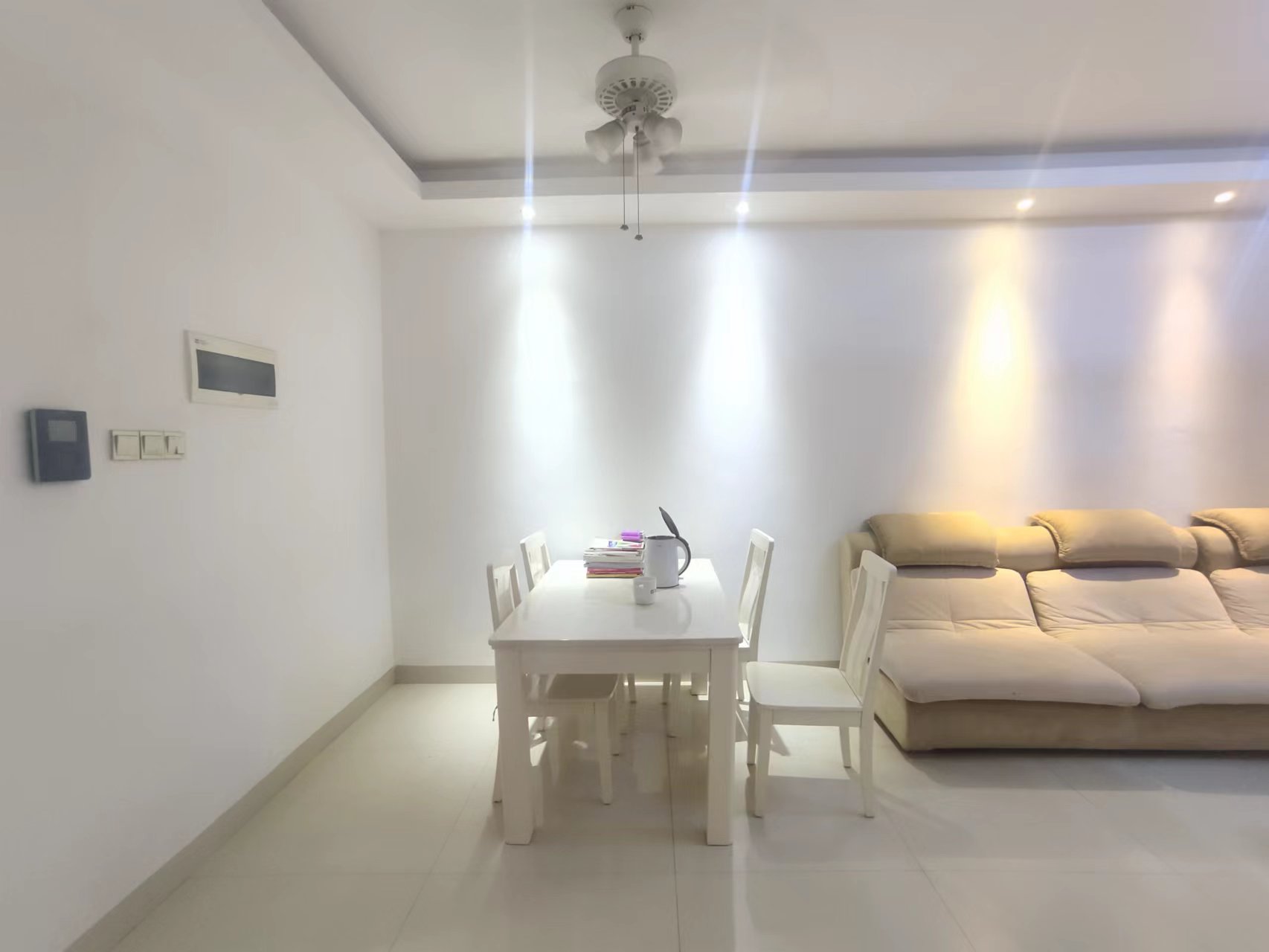 泰山公馆 2室1厅1卫 58.0万 泰山公馆 2室1厅1卫 58.0万客厅