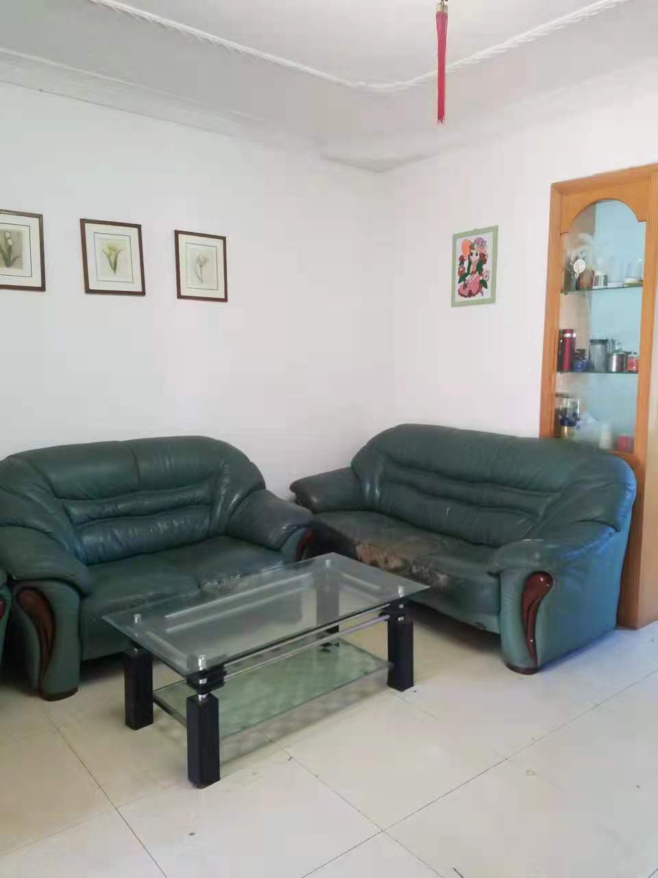 庆云山庄(里面有石塘冲) 2室2厅1卫 25.8万 庆云山庄(里面有石塘冲) 2室2厅1卫 25.8万客厅