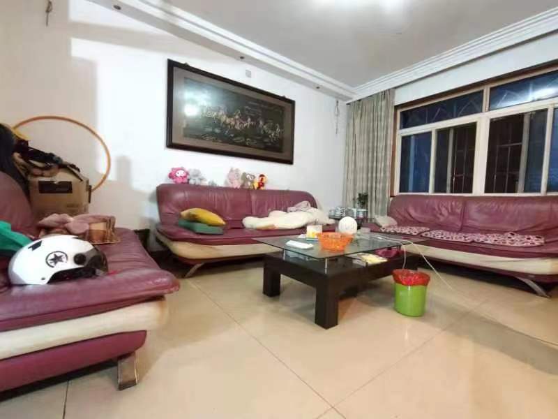 华湘苑 3室2厅1卫 39.8万 华湘苑 3室2厅1卫 39.8万客厅