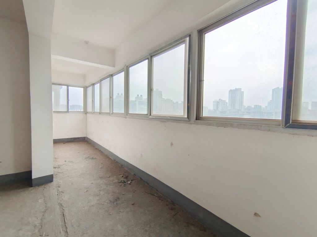 天泰喜梅小区 3室2厅1卫 60.0万 天泰喜梅小区 3室2厅1卫 60.0万客厅