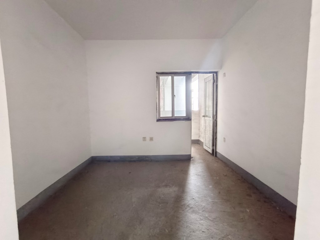 天泰喜梅小区 3室2厅1卫 60.0万 天泰喜梅小区 3室2厅1卫 60.0万客厅