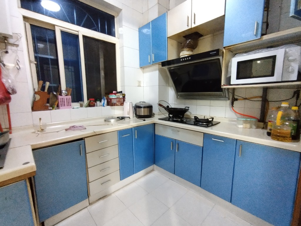 华湘苑 3室2厅1卫 39.8万 华湘苑 3室2厅1卫 39.8万客厅