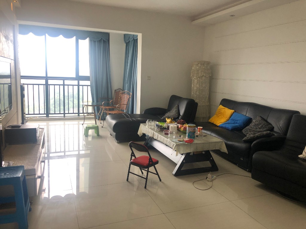 经世皇城 3室2厅2卫 58.8万 经世皇城 3室2厅2卫 58.8万客厅