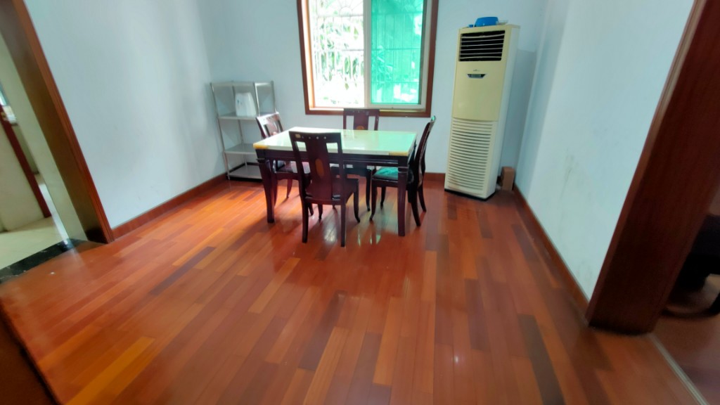 富绅花园 3室2厅1卫 62.00万 富绅花园 3室2厅1卫 62.00万客厅