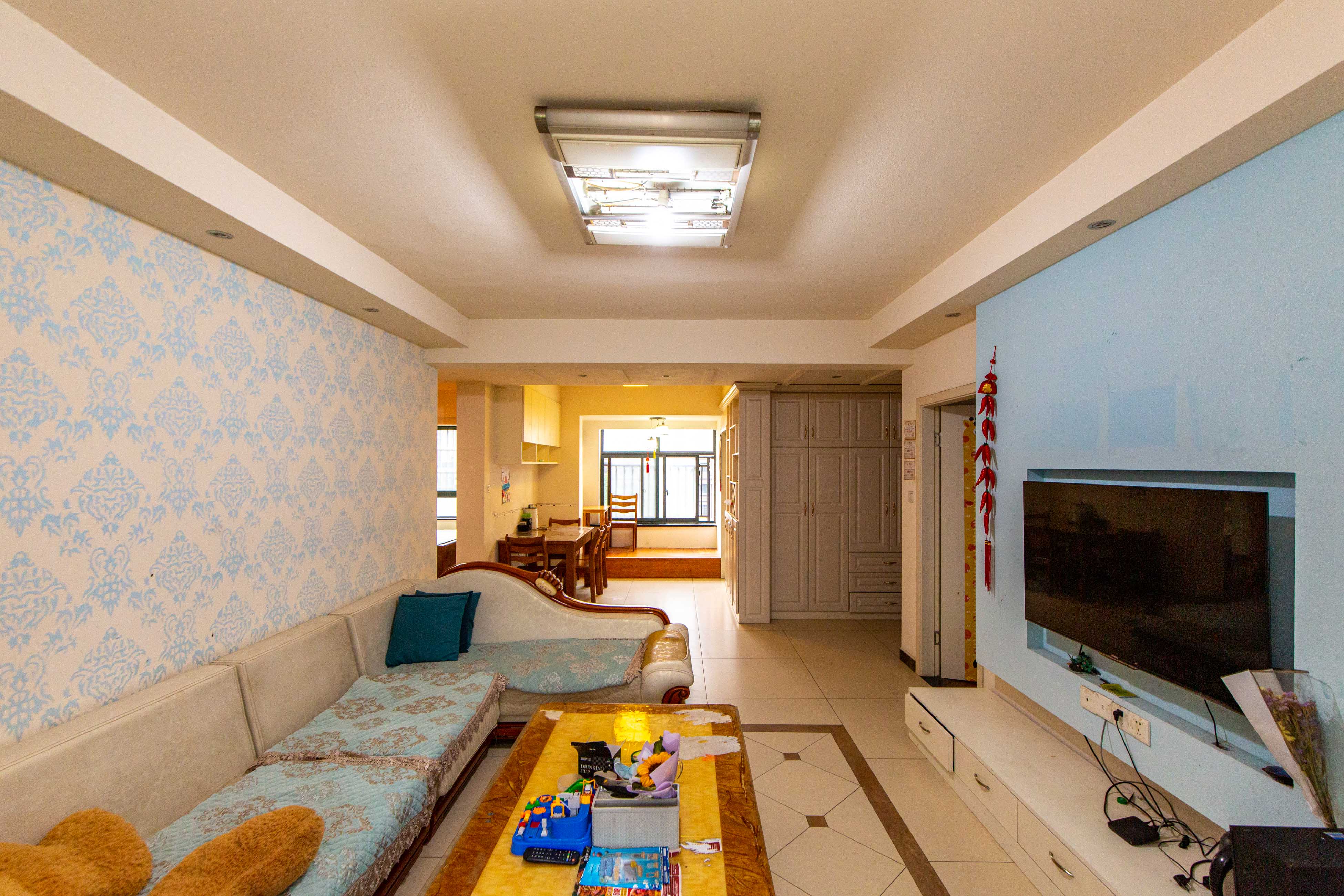 优山美地  3室2厅1卫    116.0万 优山美地  3室2厅1卫    116.0万客厅