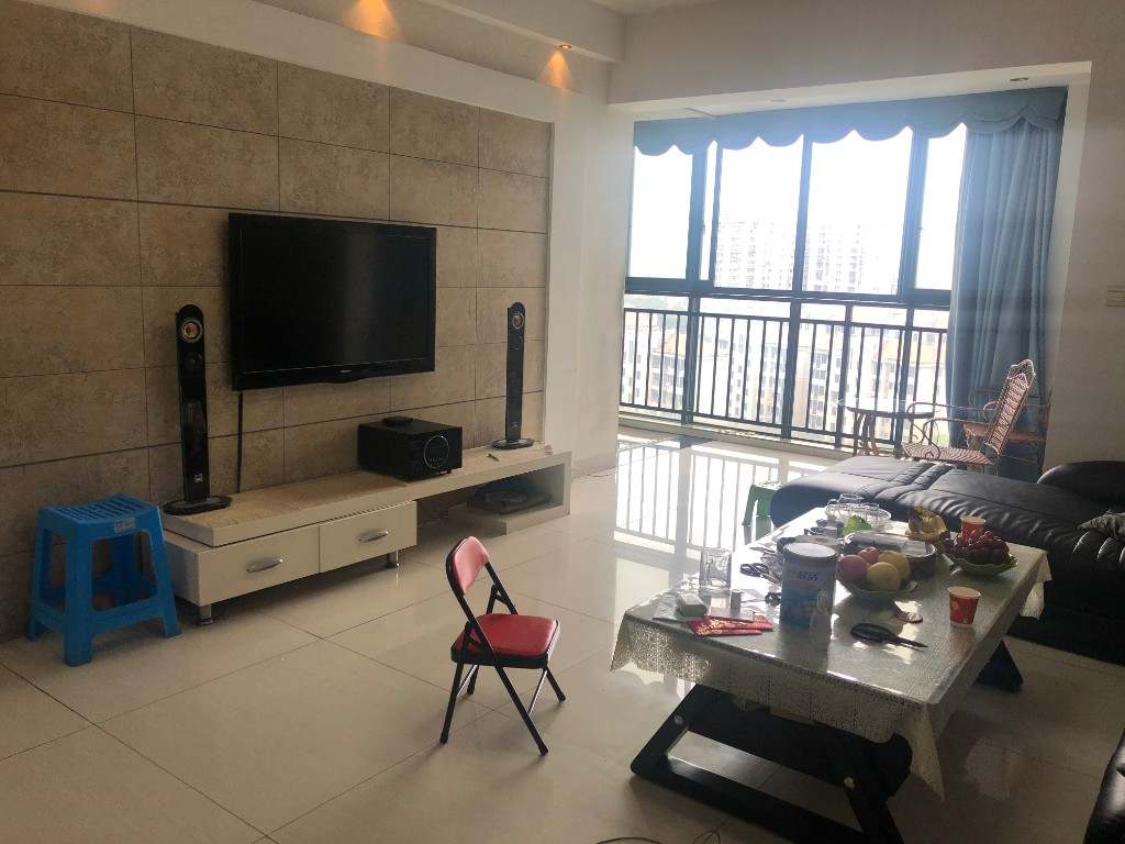 经世皇城 3室2厅2卫 58.8万 经世皇城 3室2厅2卫 58.8万客厅