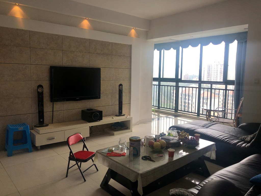 经世皇城 3室2厅2卫 58.8万 经世皇城 3室2厅2卫 58.8万客厅