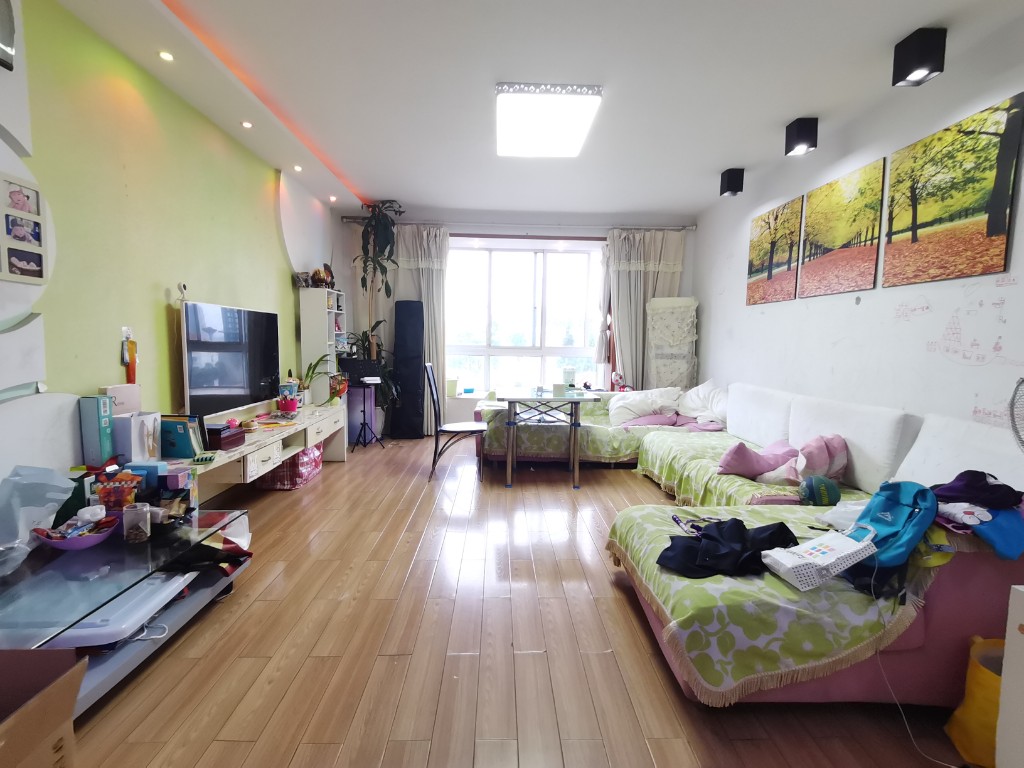 时代雅园  3室2厅2卫    65.0万 时代雅园  3室2厅2卫    65.0万客厅