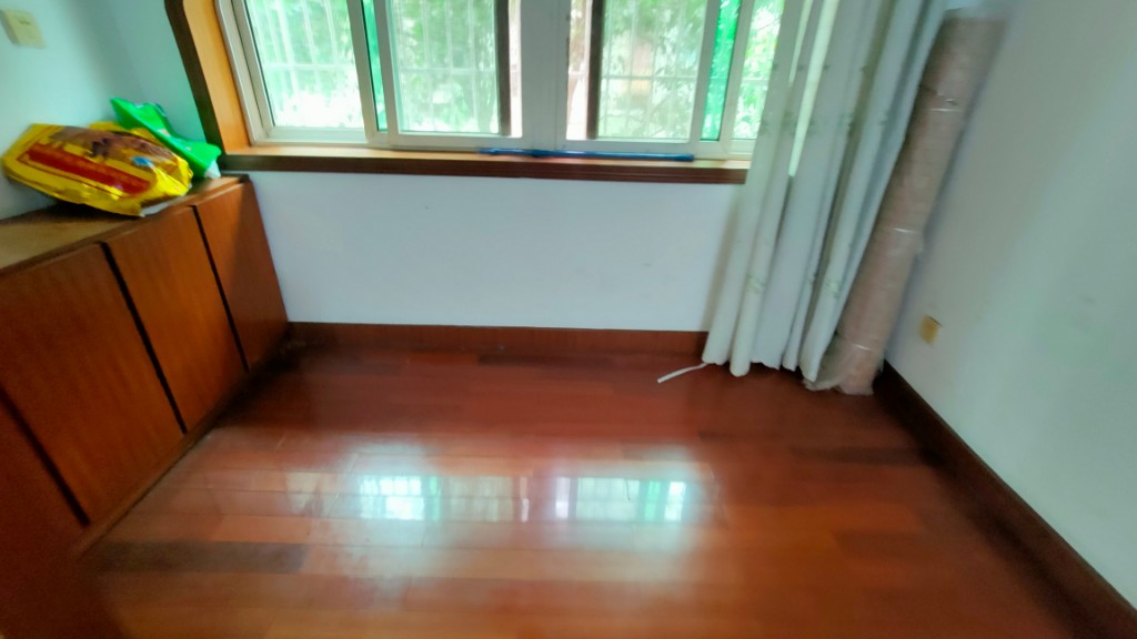 富绅花园 3室2厅1卫 62.00万 富绅花园 3室2厅1卫 62.00万客厅