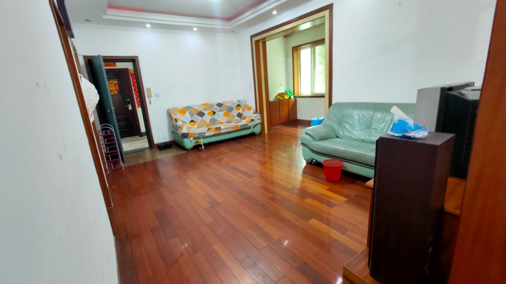 富绅花园 3室2厅1卫 62.00万 富绅花园 3室2厅1卫 62.00万客厅