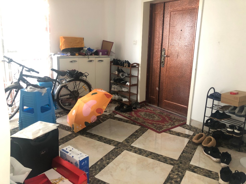 经世皇城 3室2厅2卫 58.8万 经世皇城 3室2厅2卫 58.8万客厅