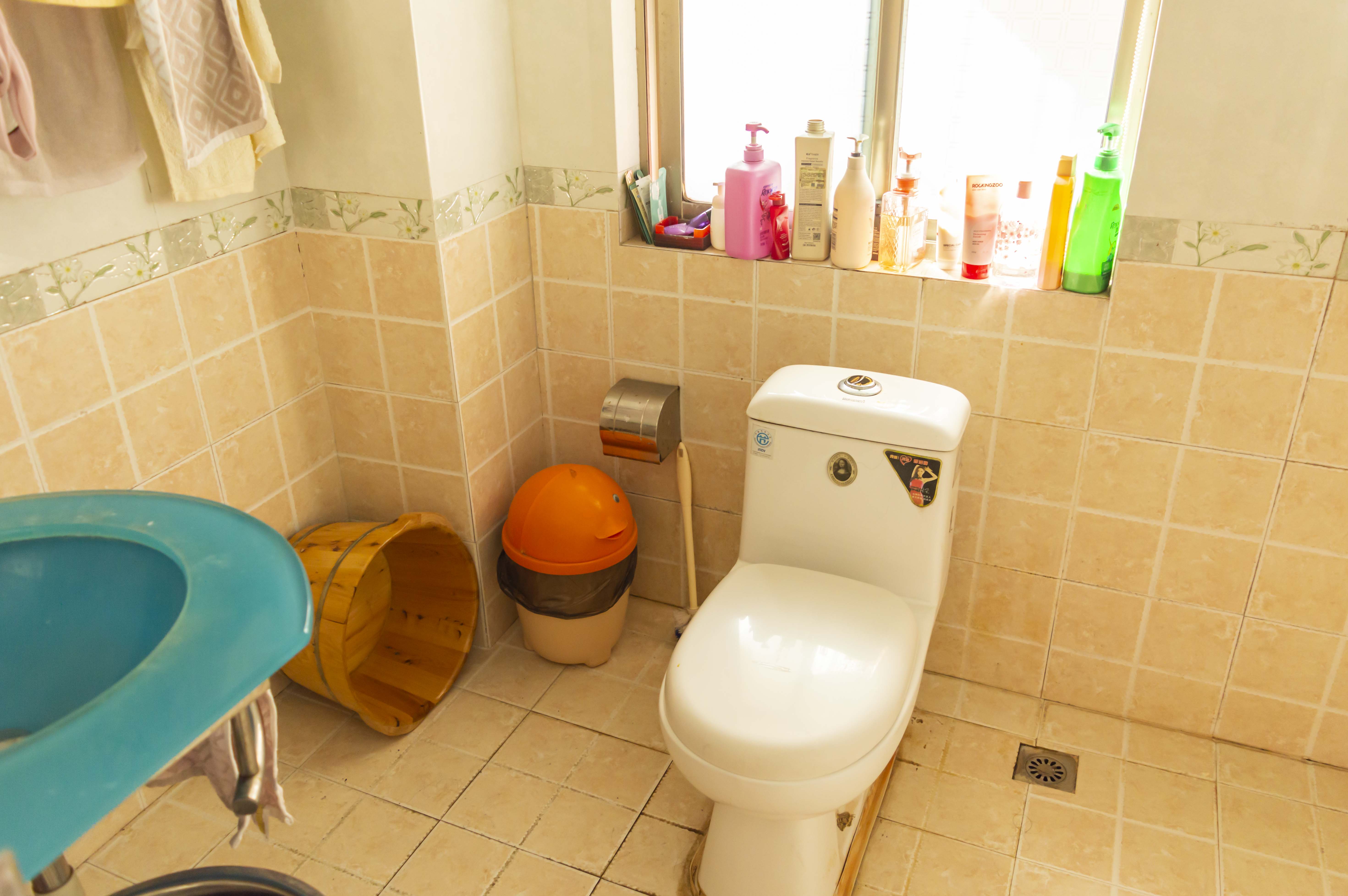 时代广场  3室2厅1卫    73.8万 时代广场  3室2厅1卫    73.8万客厅