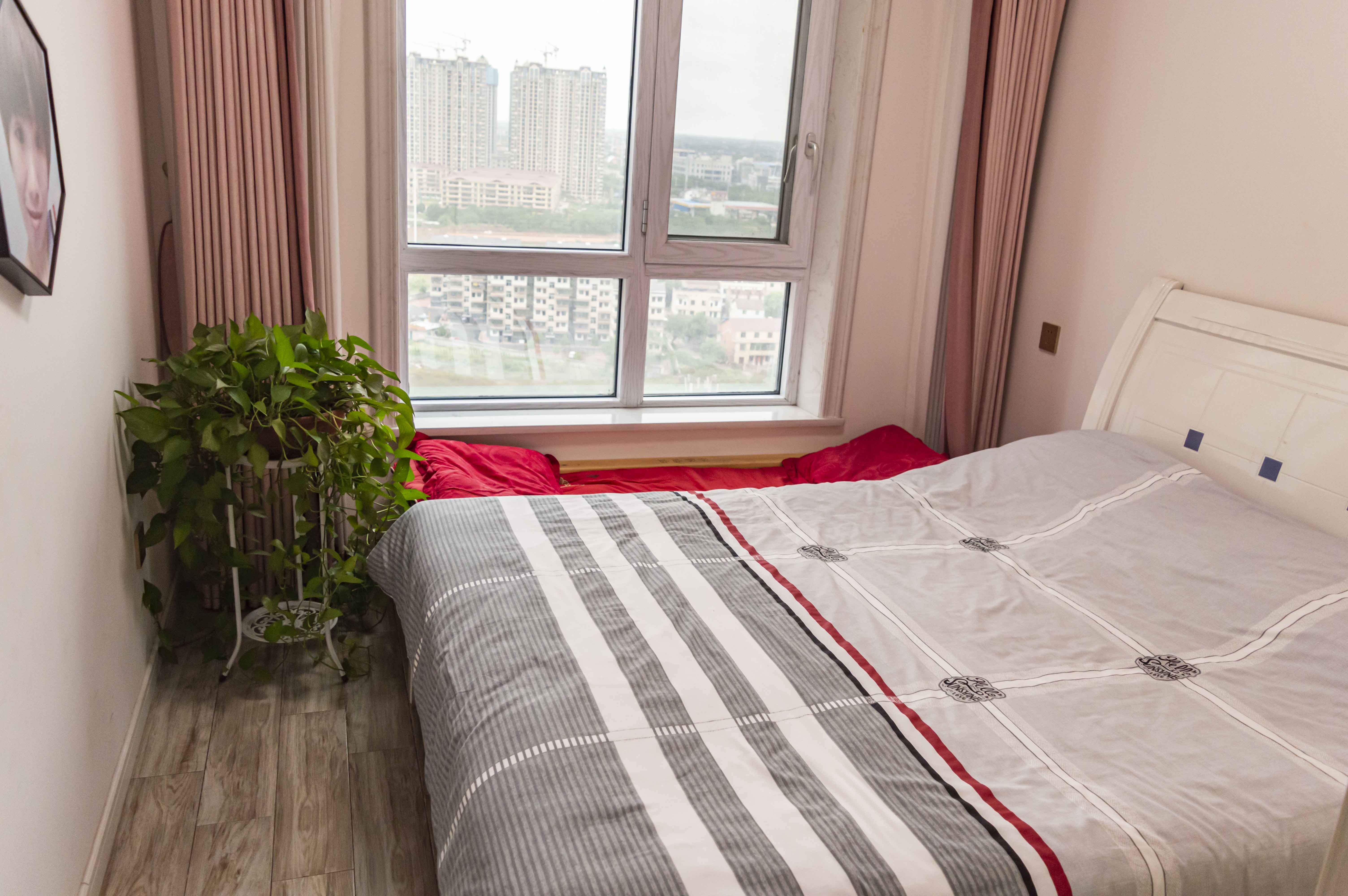 大汉资江城 4室2厅2卫 96.8万 大汉资江城 4室2厅2卫 96.8万客厅