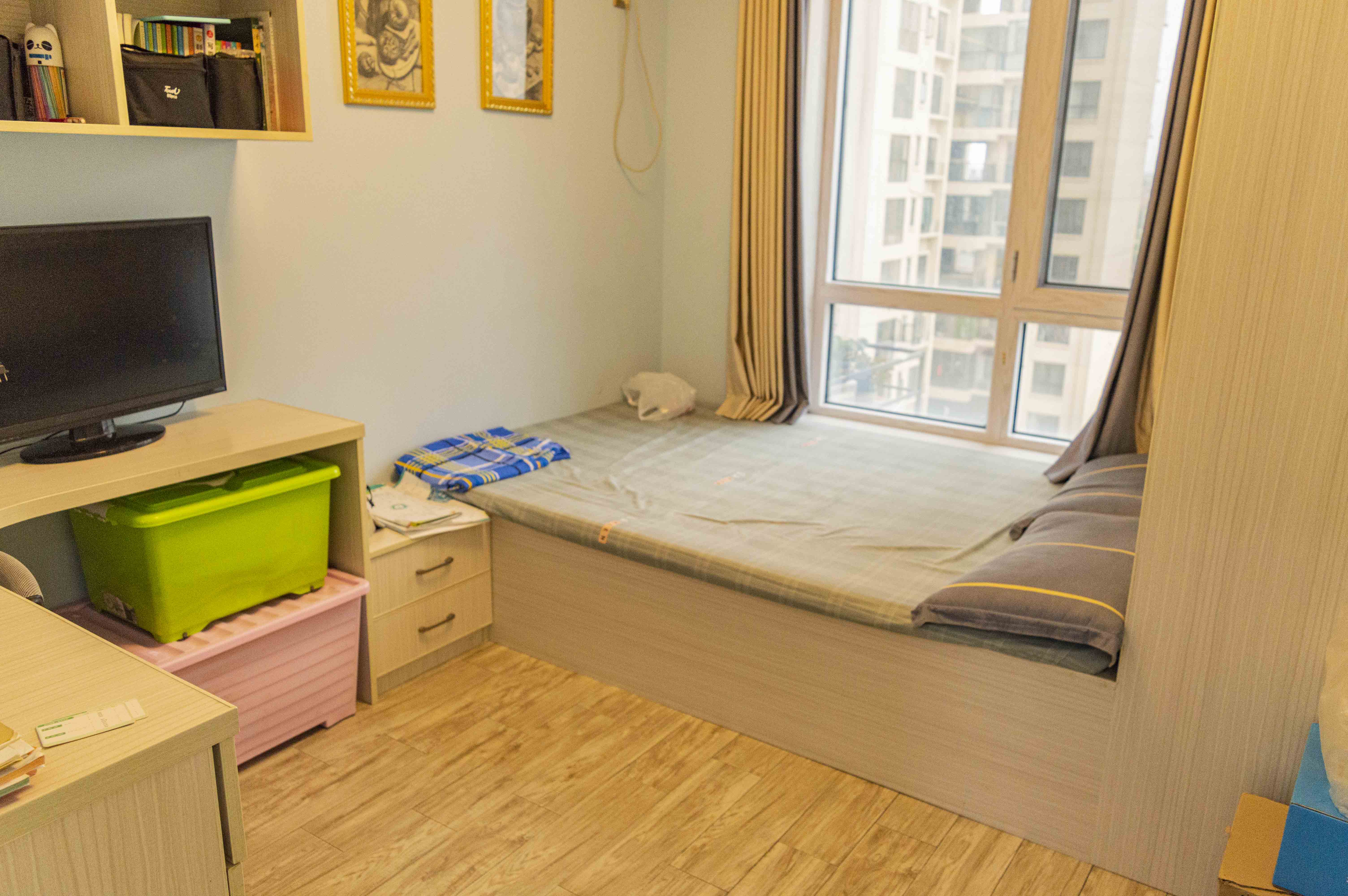 大汉资江城 4室2厅2卫 96.8万 大汉资江城 4室2厅2卫 96.8万客厅