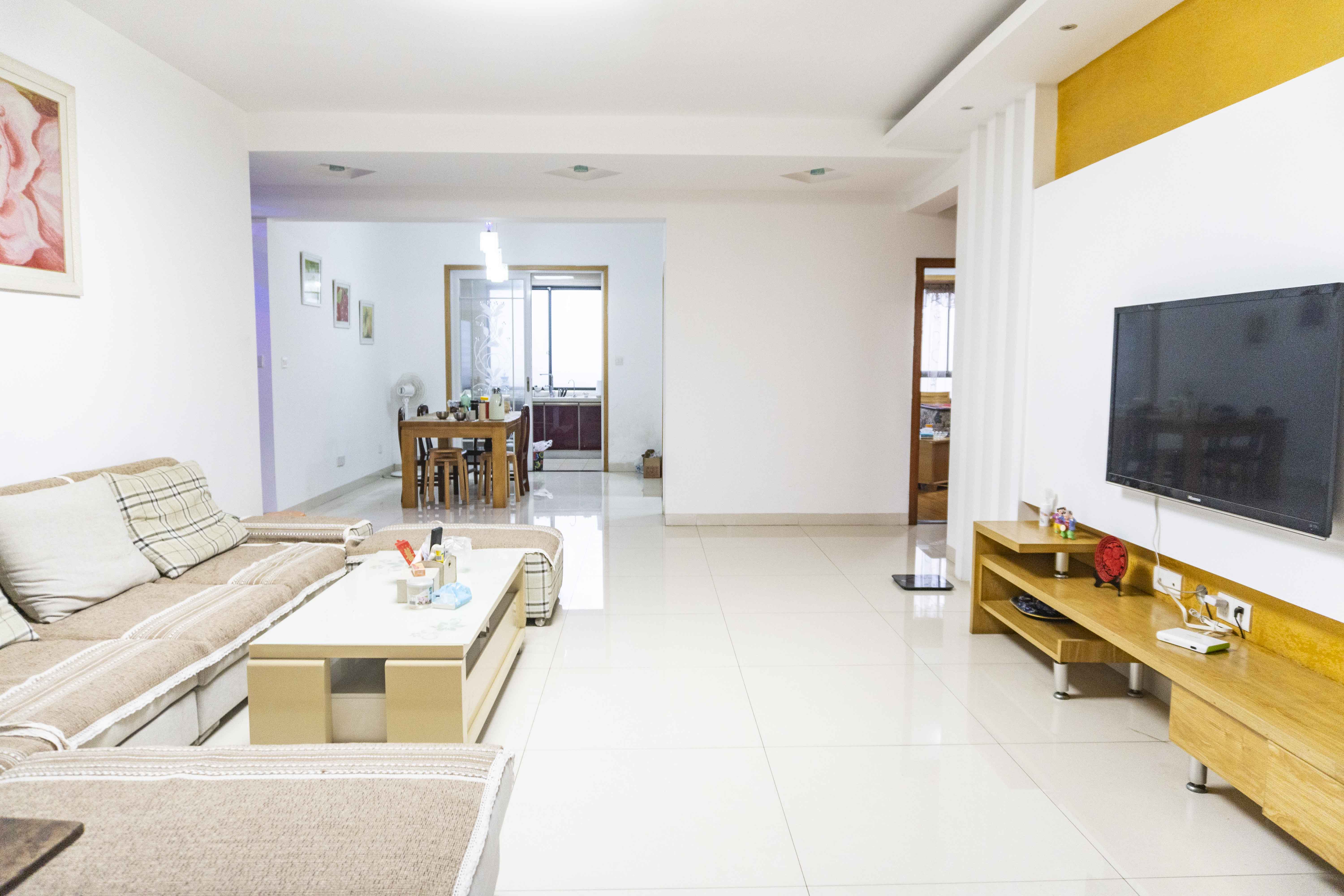 锦绣佳苑 3室2厅2卫 90.0万 锦绣佳苑 3室2厅2卫 90.0万客厅