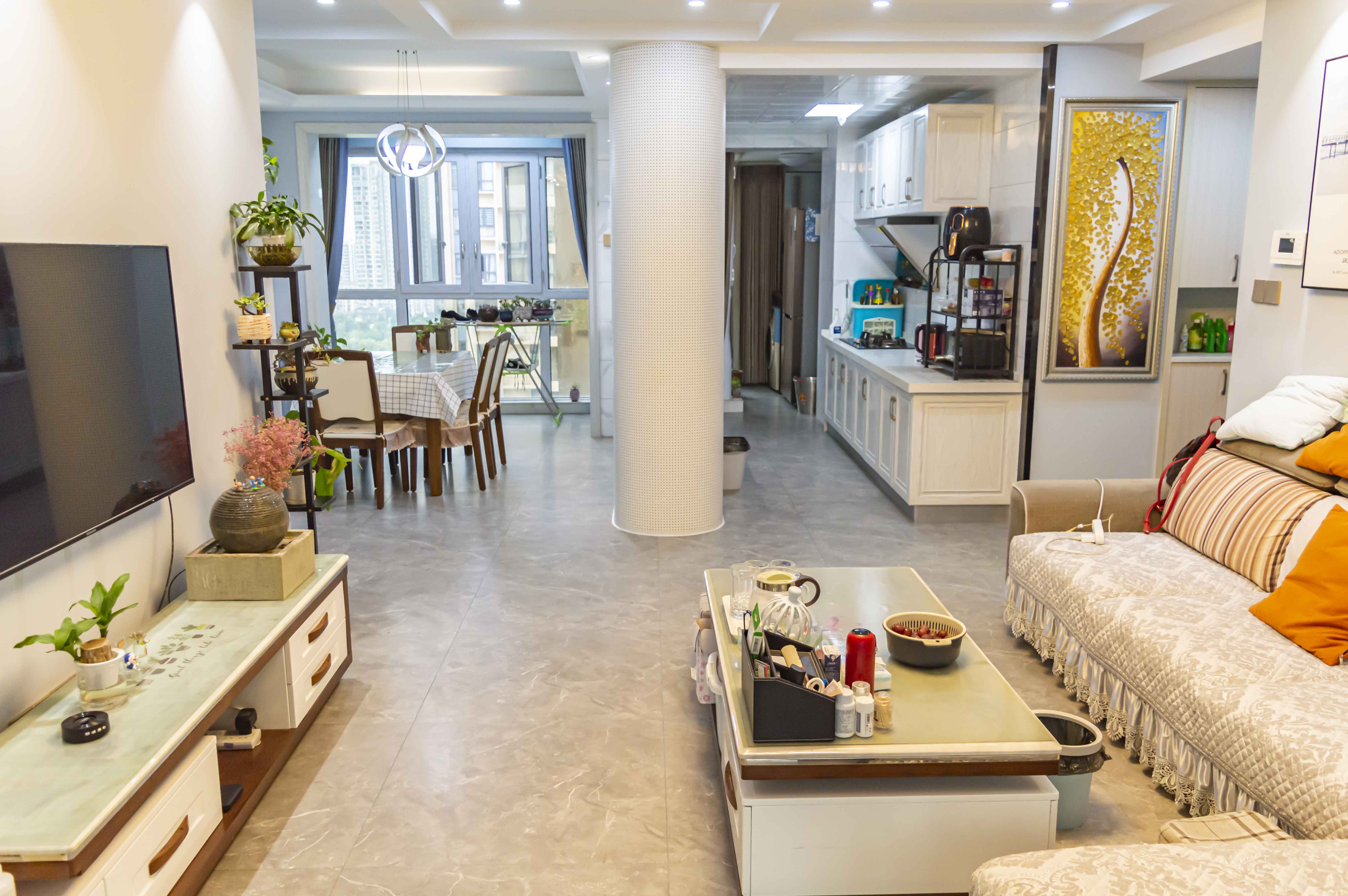 大汉资江城 4室2厅2卫 96.8万 大汉资江城 4室2厅2卫 96.8万客厅