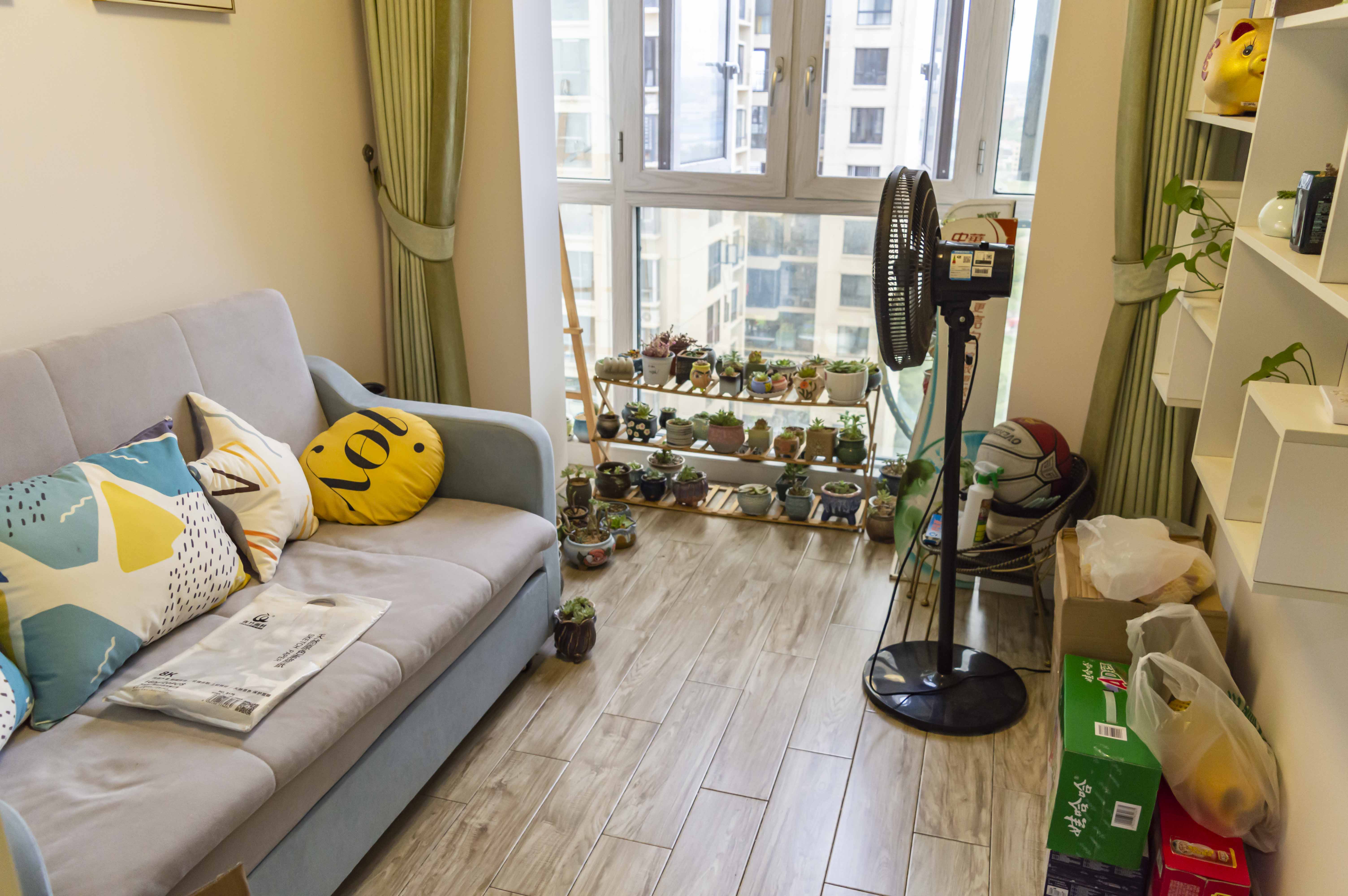 大汉资江城 4室2厅2卫 96.8万 大汉资江城 4室2厅2卫 96.8万客厅