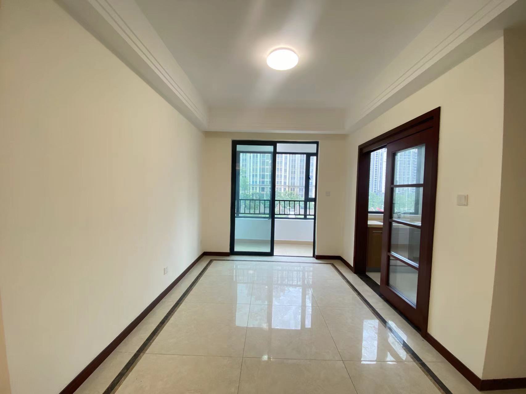 中建玥熙台 4室2厅2卫 79.8万 中建玥熙台 4室2厅2卫 79.8万客厅