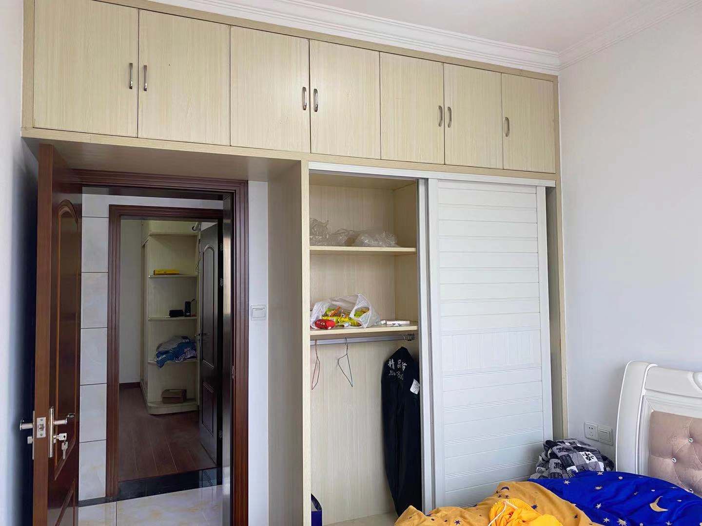 新桂广场 3室2厅2卫 86.8万 新桂广场 3室2厅2卫 86.8万客厅