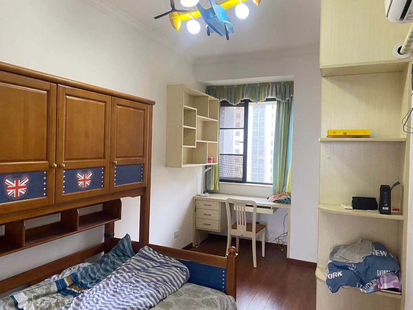 新桂广场 3室2厅2卫 86.8万 新桂广场 3室2厅2卫 86.8万客厅