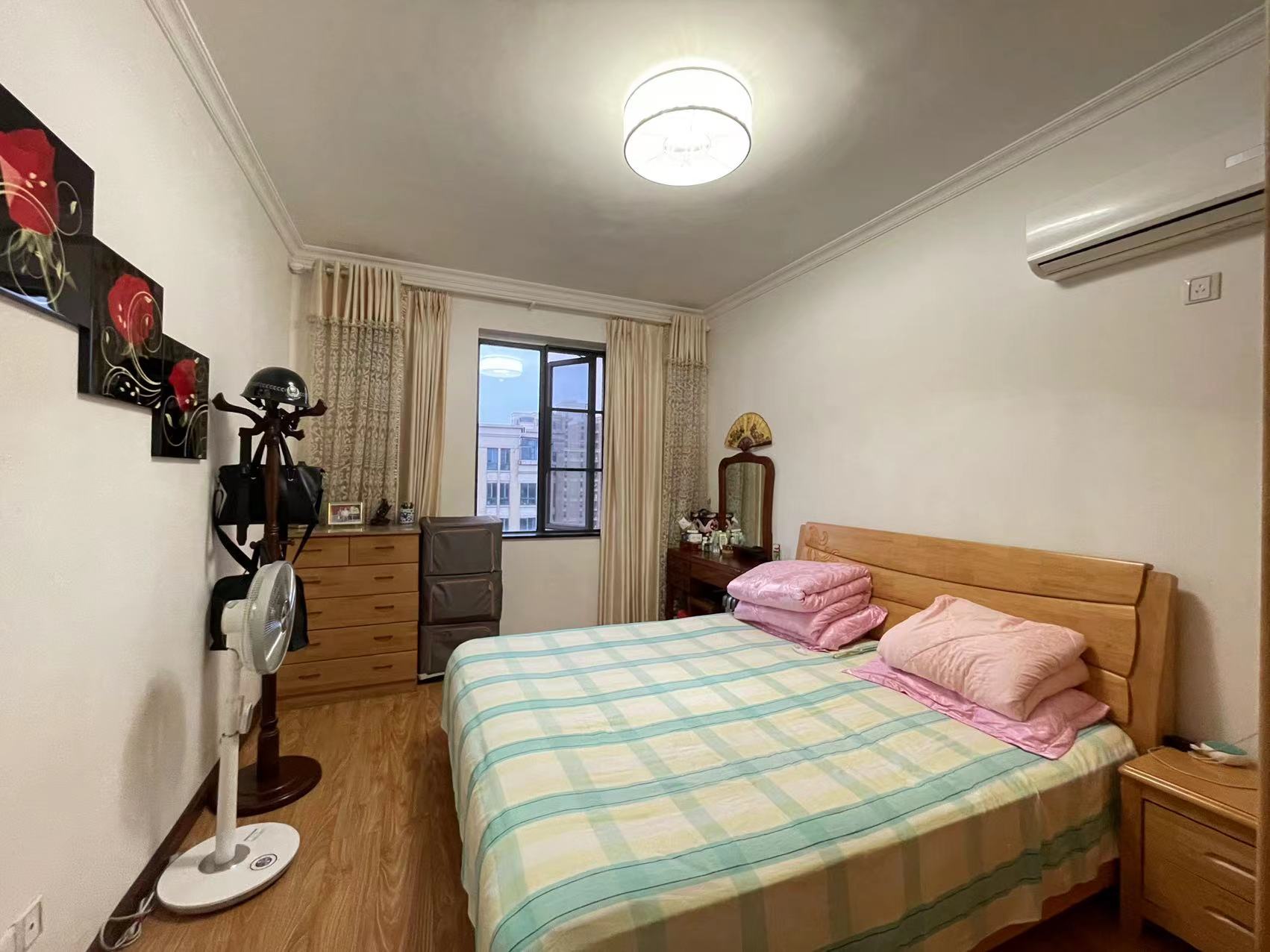 泰山公馆 2室2厅1卫 62.0万 泰山公馆 2室2厅1卫 62.0万客厅