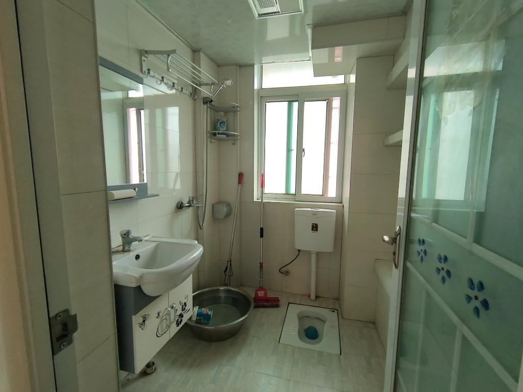 湘竹楼 3室2厅2卫 60.0万 湘竹楼 3室2厅2卫 60.0万客厅