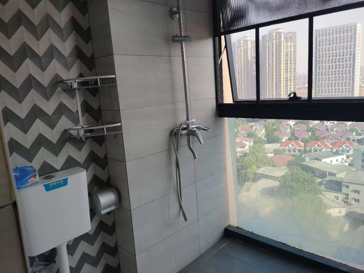 白金汉宫 1室1厅1卫 24.8万 白金汉宫 1室1厅1卫 24.8万客厅