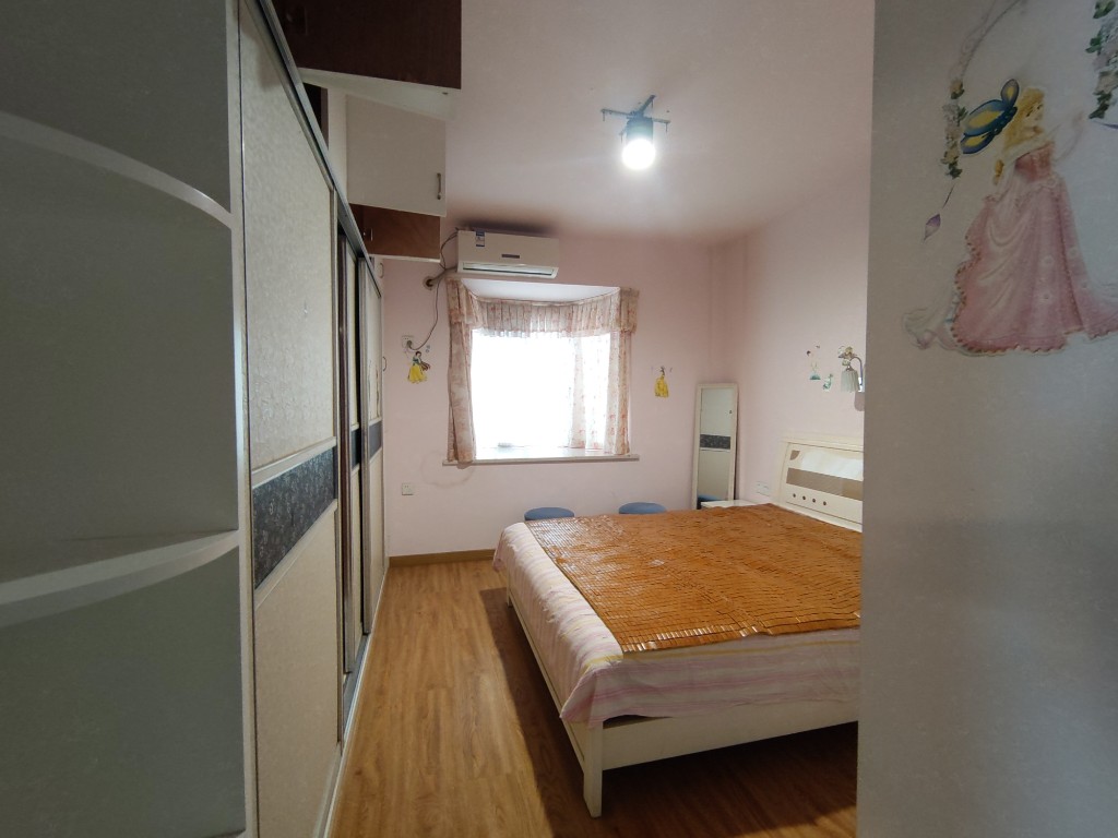 湘竹楼 3室2厅2卫 60.0万 湘竹楼 3室2厅2卫 60.0万客厅