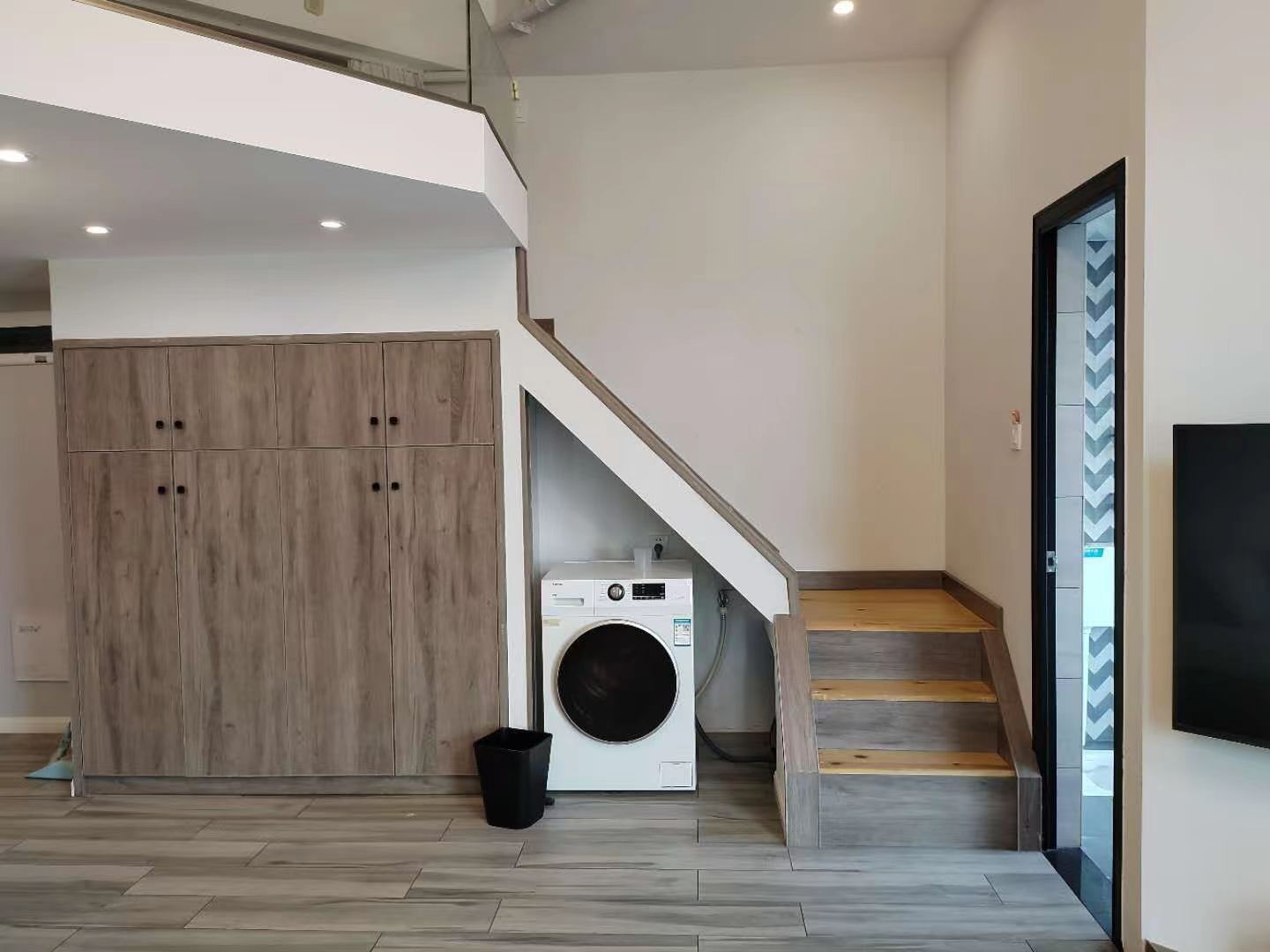 白金汉宫 1室1厅1卫 24.8万 白金汉宫 1室1厅1卫 24.8万客厅