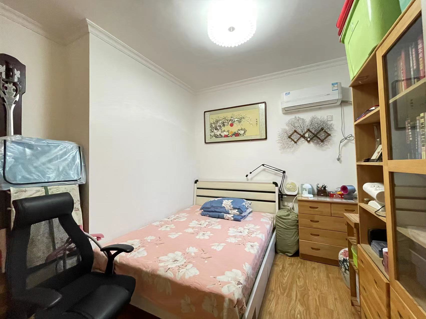 泰山公馆 2室2厅1卫 62.0万 泰山公馆 2室2厅1卫 62.0万客厅