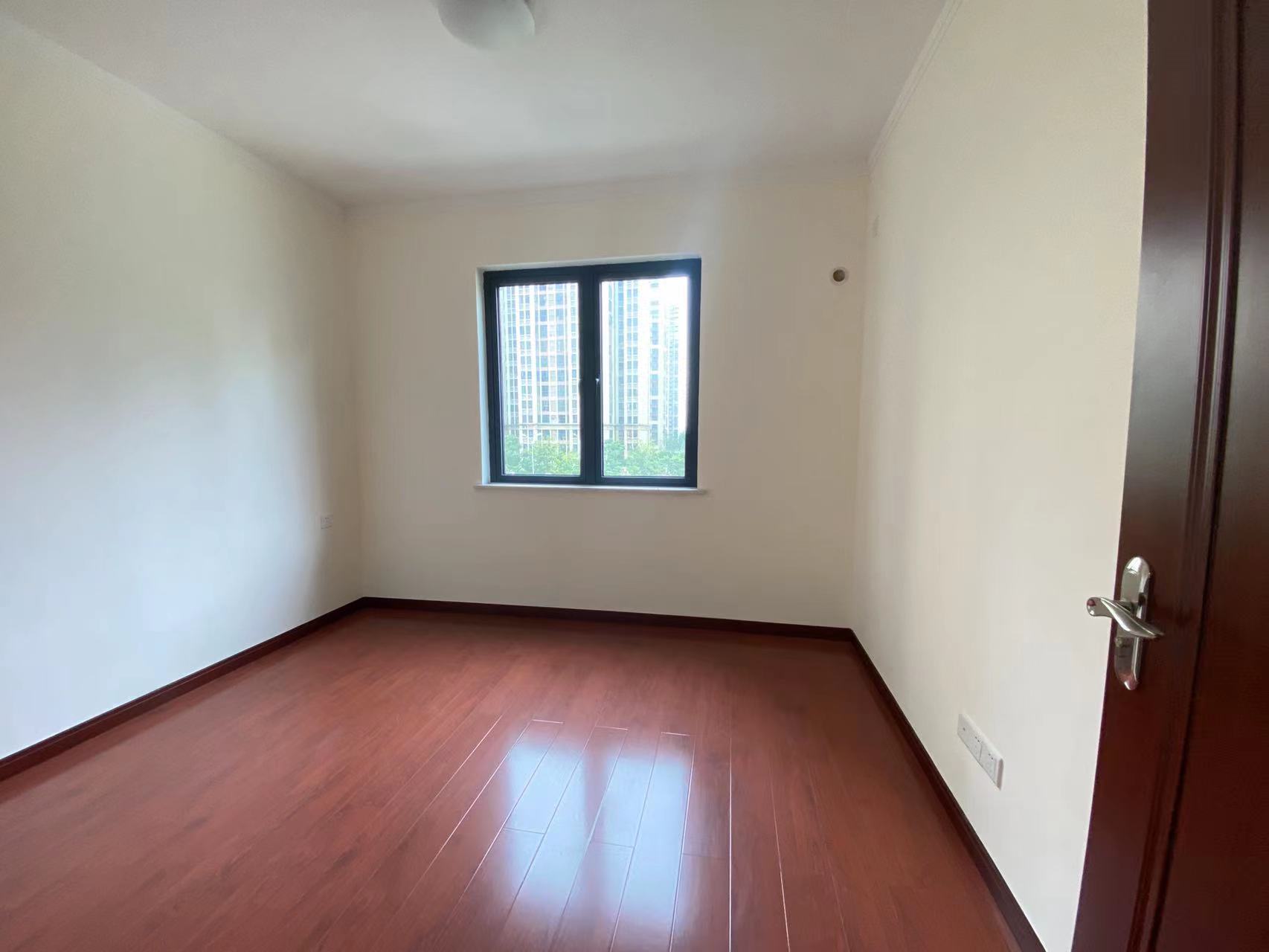 中建玥熙台 4室2厅2卫 79.8万 中建玥熙台 4室2厅2卫 79.8万客厅