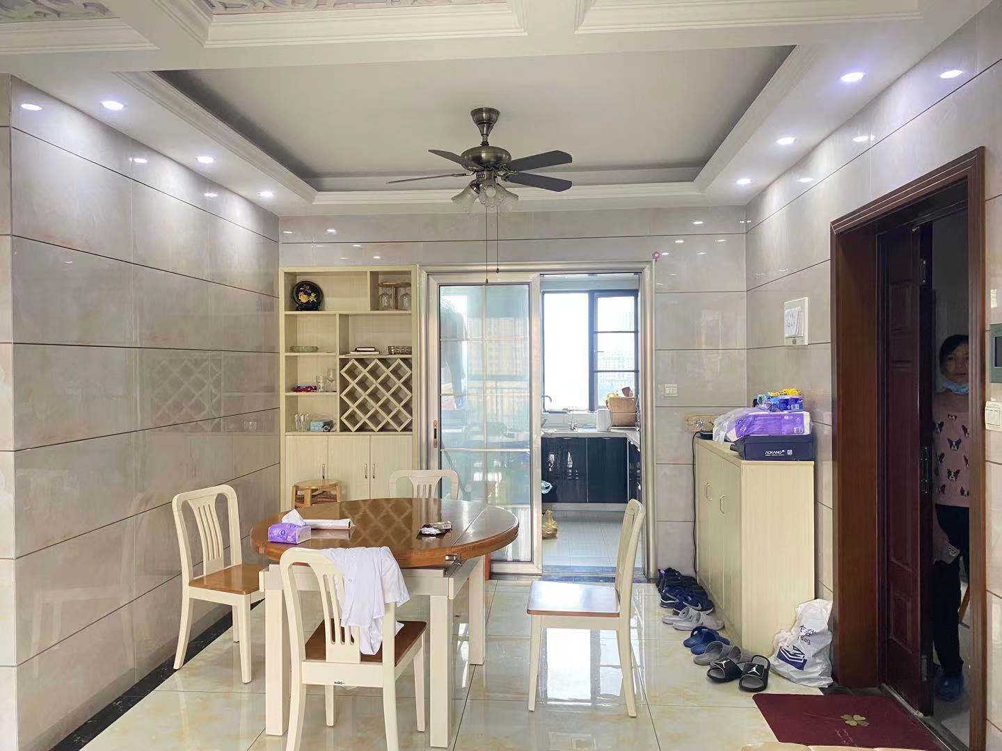 新桂广场 3室2厅2卫 86.8万 新桂广场 3室2厅2卫 86.8万客厅