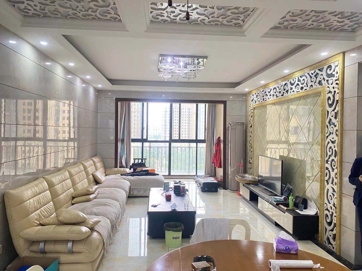 新桂广场 3室2厅2卫 86.8万 新桂广场 3室2厅2卫 86.8万客厅