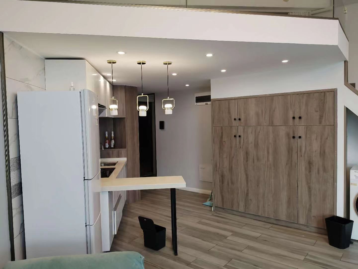 白金汉宫 1室1厅1卫 24.8万 白金汉宫 1室1厅1卫 24.8万客厅