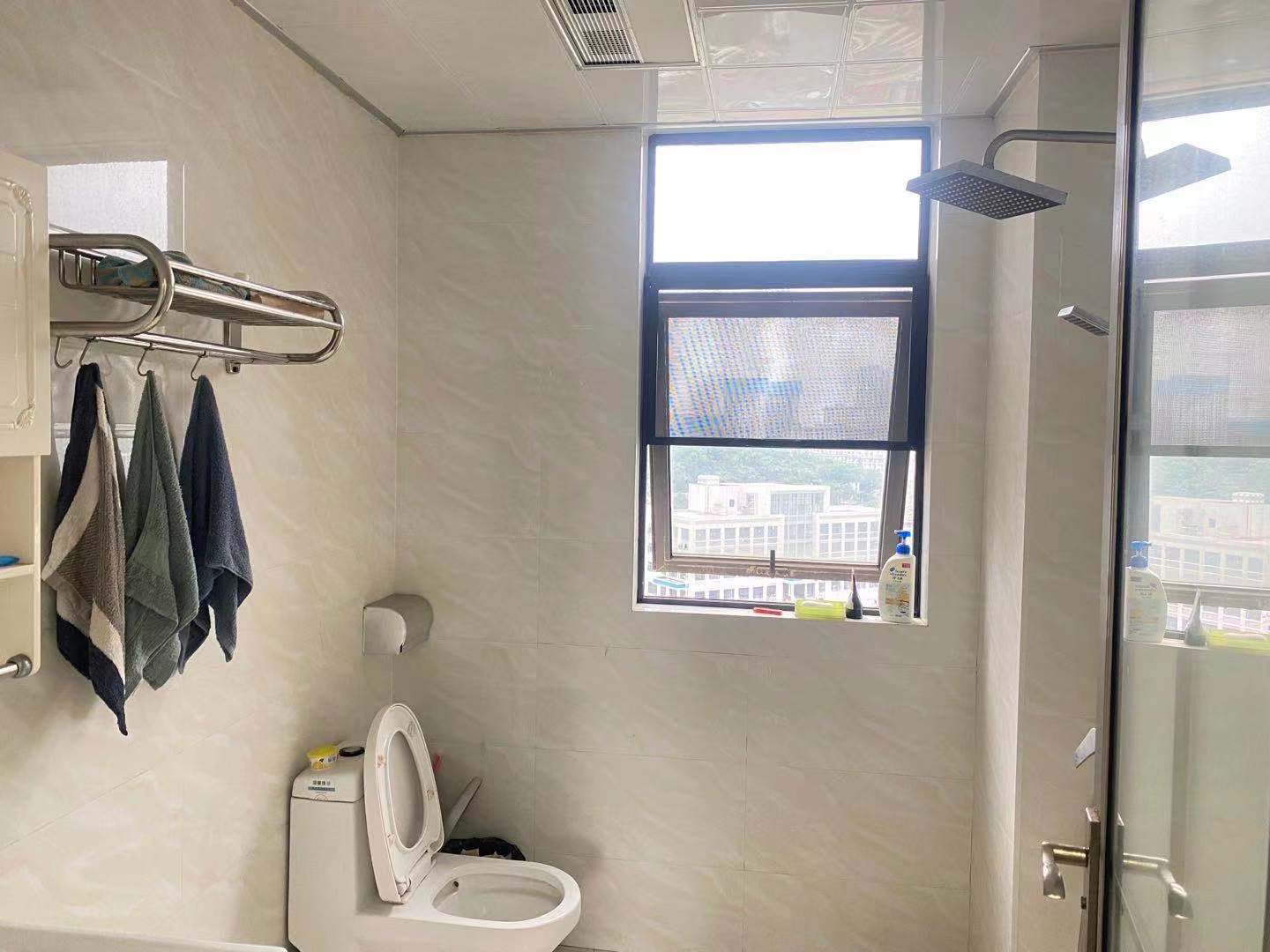 新桂广场 3室2厅2卫 86.8万 新桂广场 3室2厅2卫 86.8万客厅