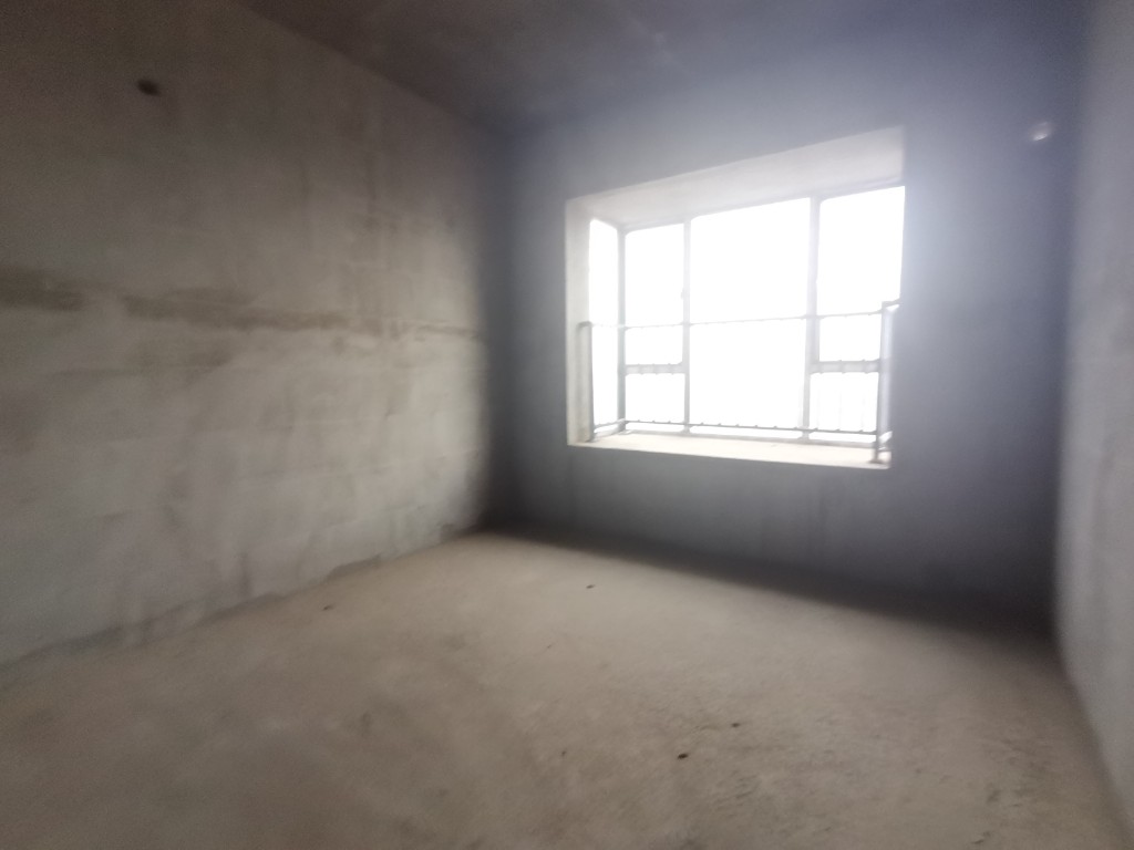 盛世金龙湾 4室2厅2卫 36.00万 盛世金龙湾 4室2厅2卫 36.00万客厅