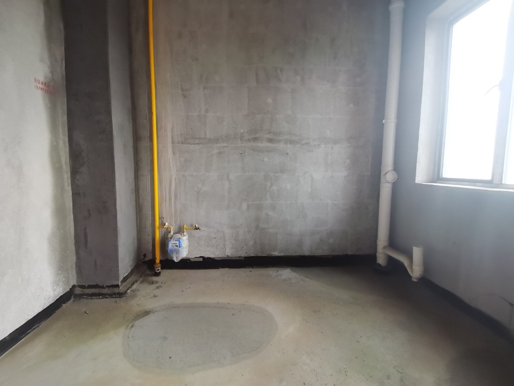 盛世金龙湾 4室2厅2卫 36.00万 盛世金龙湾 4室2厅2卫 36.00万客厅