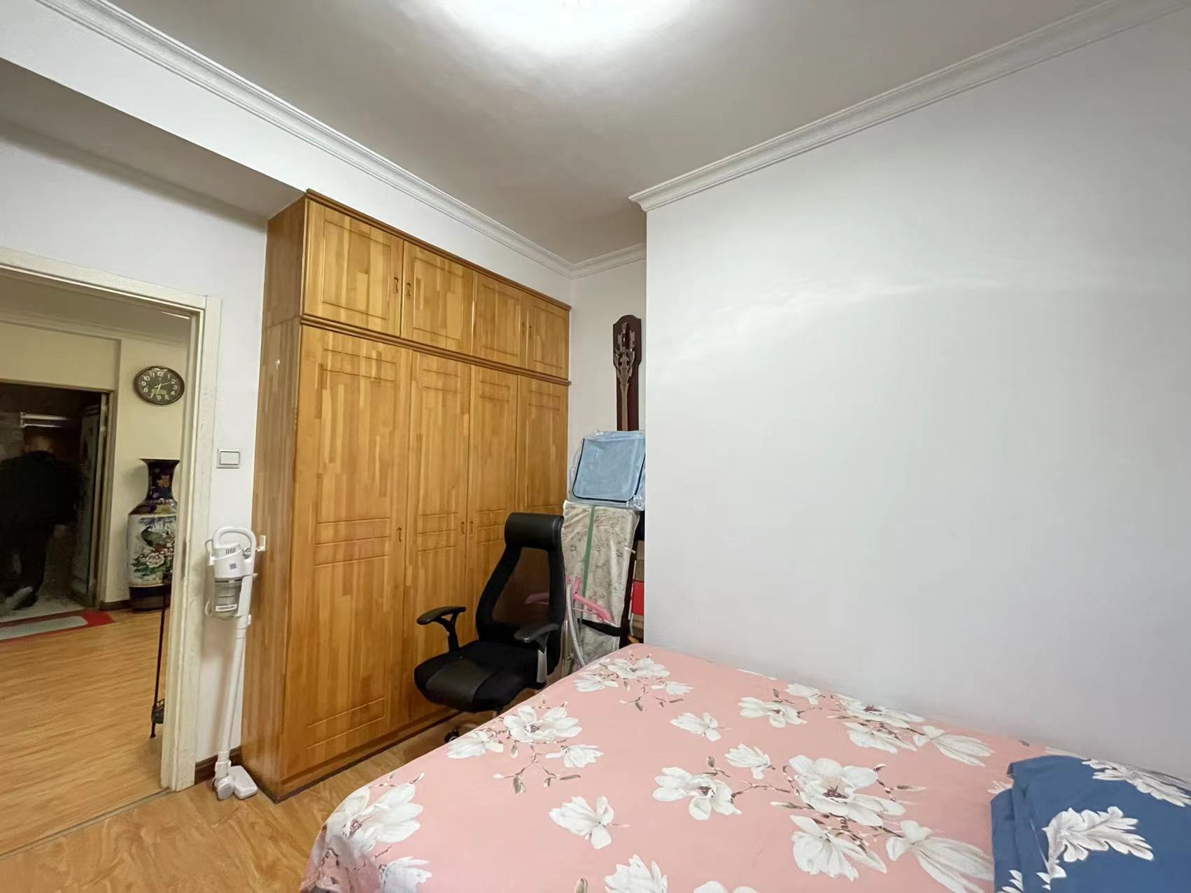 泰山公馆 2室2厅1卫 62.0万 泰山公馆 2室2厅1卫 62.0万客厅