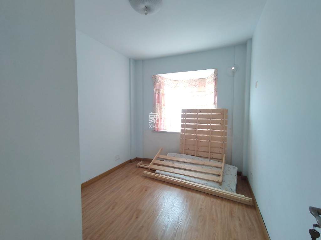 湘竹楼 3室2厅2卫 60.0万 湘竹楼 3室2厅2卫 60.0万客厅