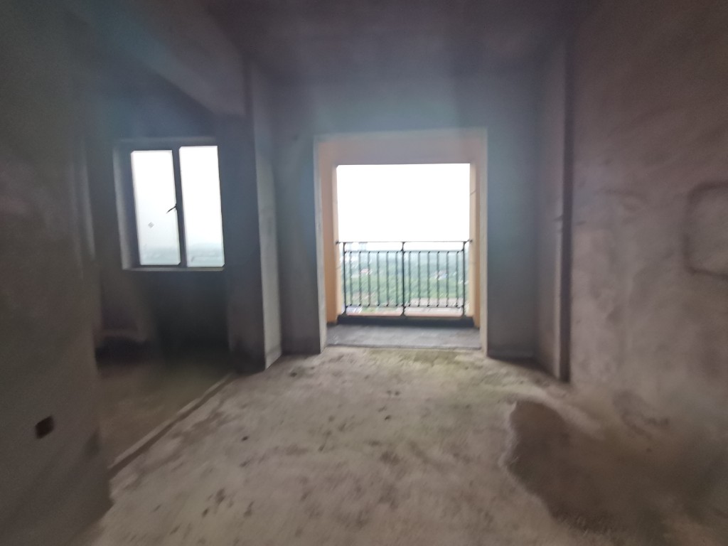 盛世金龙湾 4室2厅2卫 36.00万 盛世金龙湾 4室2厅2卫 36.00万客厅