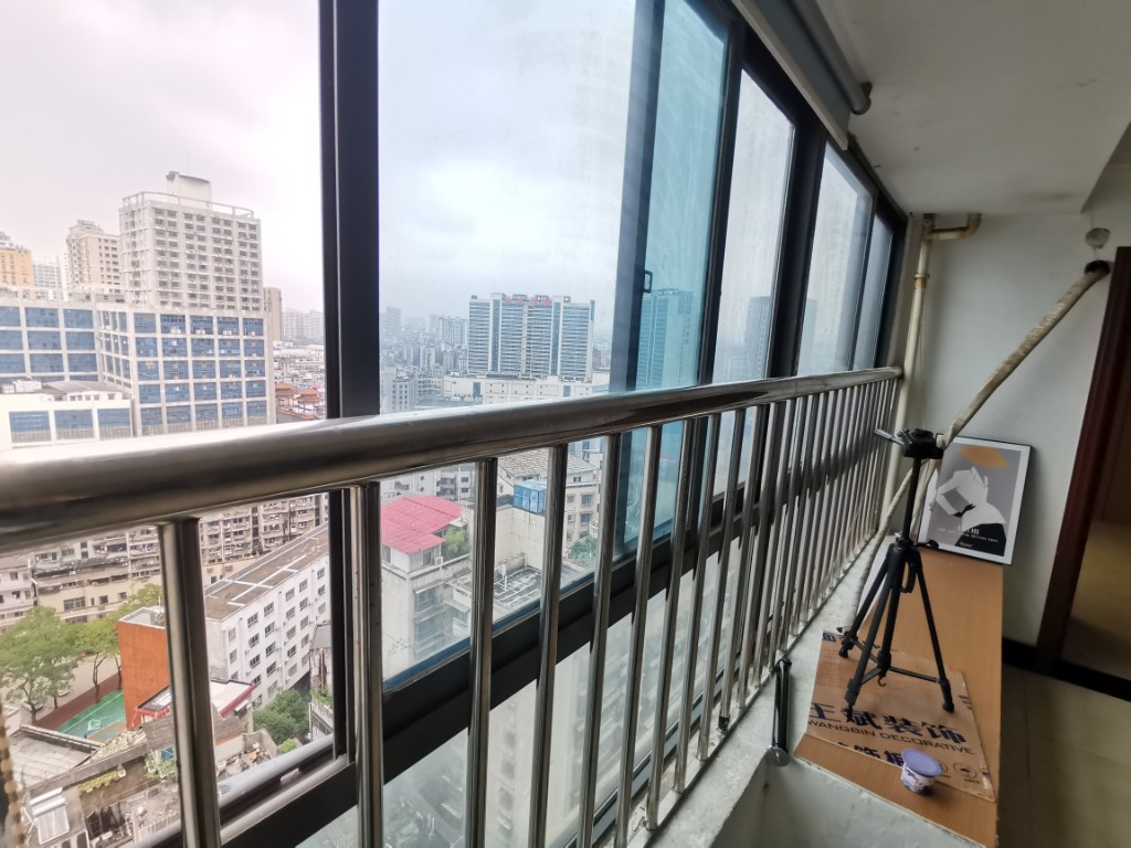 环球国际大厦 2室2厅1卫 42.0万 环球国际大厦 2室2厅1卫 42.0万客厅