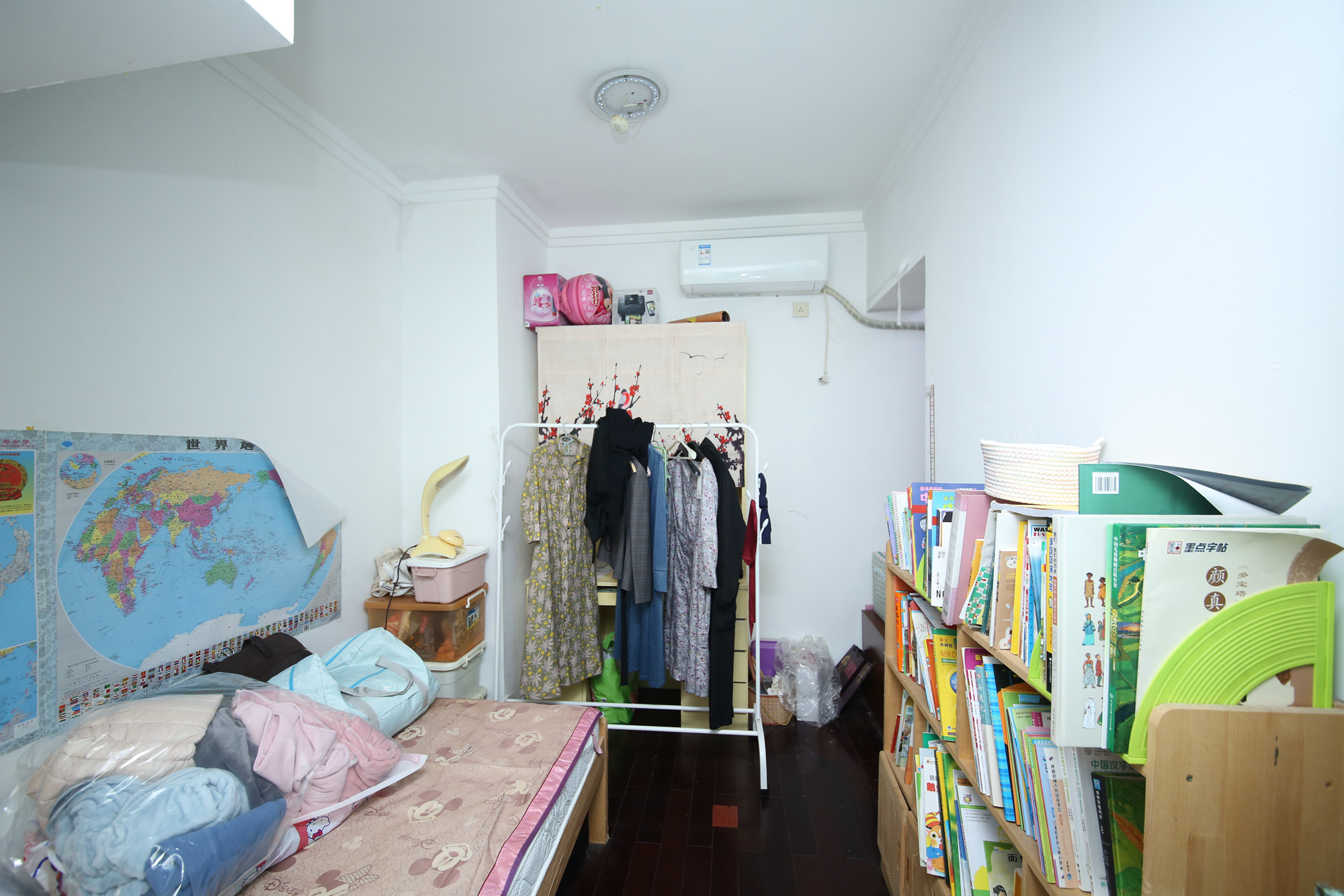 兴汉大厦蝶扇楼  3室2厅1卫   159.80万卧室